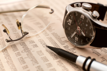 mixed vegetable salad in a mason jar.